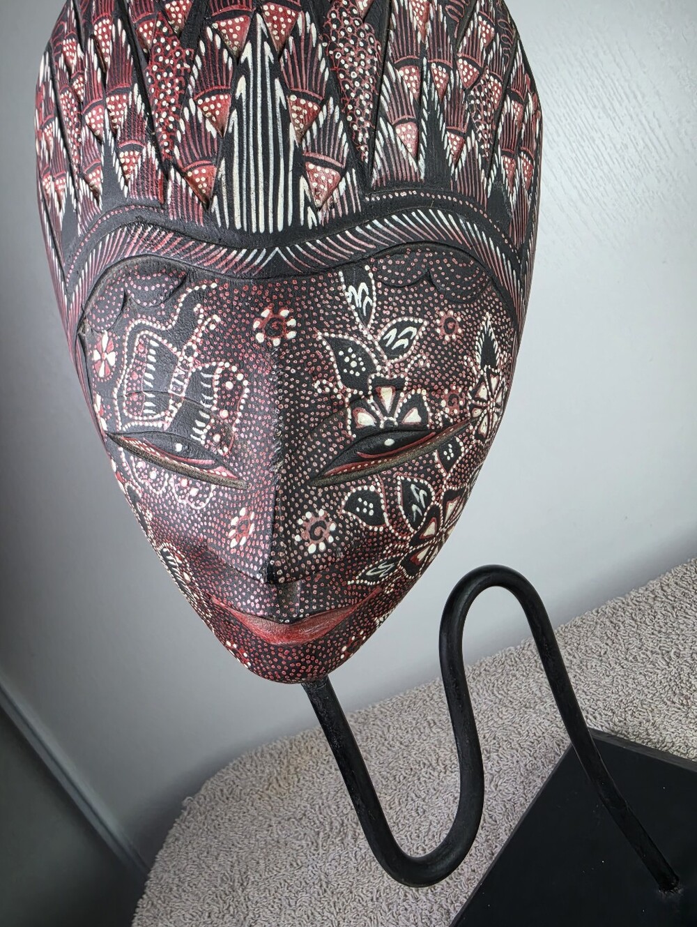 Decorative Red and Brown Hand-Painted Balinese/javanese Handcarved Batik  Mask - Picture 5 of 13